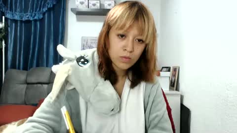 Snapshot of nena_lov chatting on February 6, 1:05 am Star online show from February 6, 1:05 am