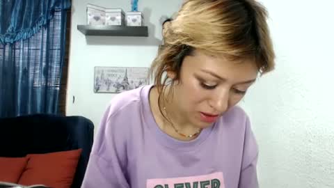 Snapshot of nena_lov chatting on February 22, 10:09 pm Star online show from February 22, 10:09 pm