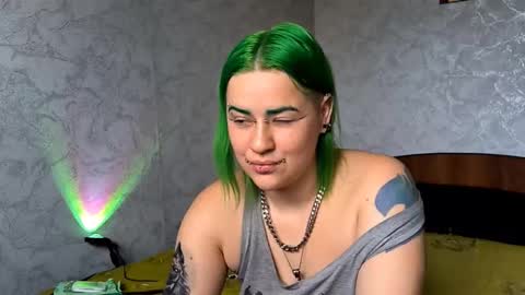 Snapshot of neonnectar_ chatting on October 15, 9:31 am Ada online show from October 15, 9:31 am