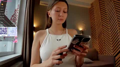 Nessa online show from September 25, 11:03 am