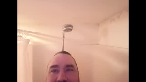 Snapshot of neverseentthatb4 chatting on November 26, 10:55 pm Matt online show from November 26, 10:55 pm