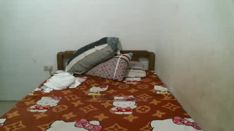 Snapshot of newest_star69 chatting on February 20, 12:19 am Lucy Pearl online show from February 20, 12:19 am