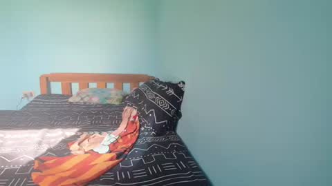 Snapshot of newest_star69 chatting on October 27, 12:47 am Lucy Pearl online show from October 27, 12:47 am