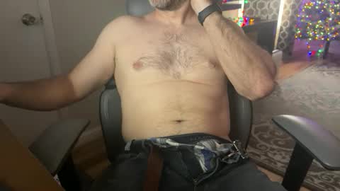 Snapshot of newguy_097 chatting on November 10, 7:13 pm newguy_097 online show from November 10, 7:13 pm