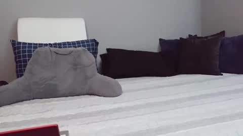 newtothis7756 online show from September 28, 8:14 pm