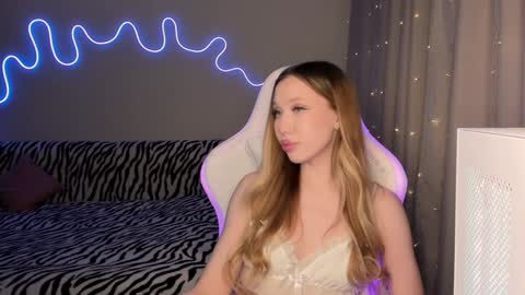 Mina online show from January 24, 4:49 pm