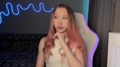 Mina online show from February 20, 11:42 am