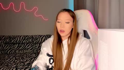 Mina online show from September 10, 1:33 pm