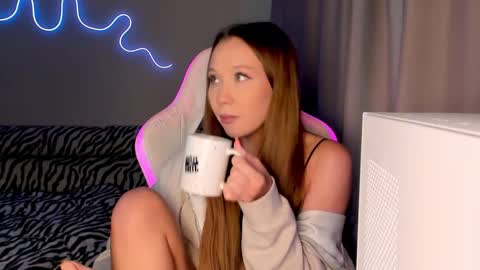 Mina online show from September 19, 2:18 pm