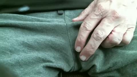 Snapshot of ngurth chatting on December 7, 6:26 pm ngurth online show from December 7, 6:26 pm