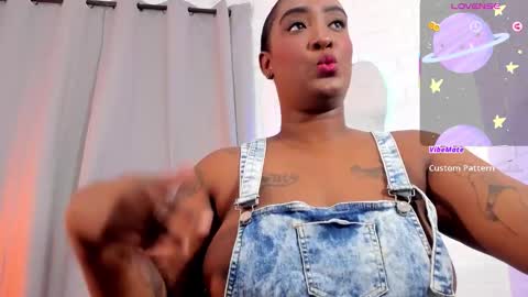 Snapshot of niafire chatting on October 3, 6:32 am Nia online show from October 3, 6:32 am