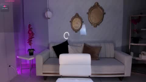 Snapshot of niaholland chatting on February 25, 7:58 pm SQUIRTER DOLL online show from February 25, 7:58 pm