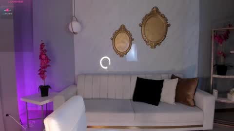 Snapshot of niaholland chatting on February 28, 9:12 pm SQUIRTER DOLL online show from February 28, 9:12 pm