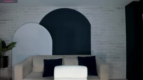 Snapshot of niaholland chatting on October 5, 5:22 pm SQUIRTER DOLL online show from October 5, 5:22 pm