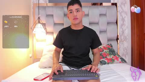 Niall  online show from December 4, 1:09 pm