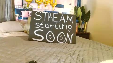 NICE AND SAVVY online show from October 19, 4:46 am