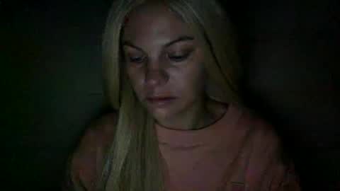 Snapshot of nicecolddrink2 chatting on October 6, 9:40 am Amber online show from October 6, 9:40 am