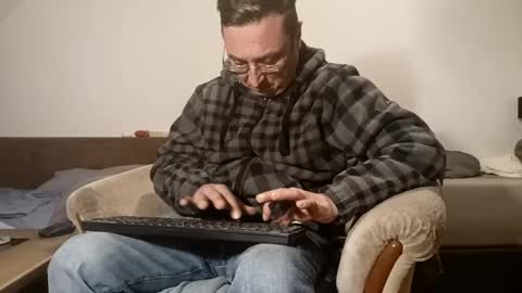 nicefuck0077 online show from December 22, 1:55 am