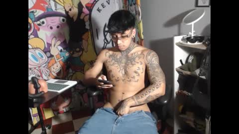 Snapshot of nickhot0609 chatting on December 10, 12:50 am Nickhot0609 online show from December 10, 12:50 am