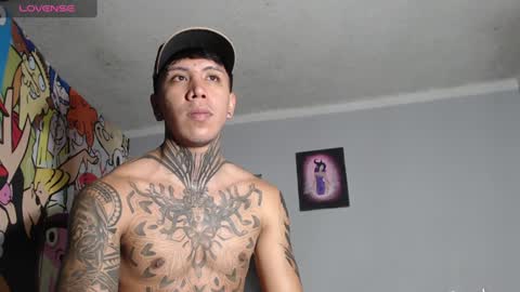 Snapshot of nickhot0609 chatting on January 4, 5:37 am Nickhot0609 online show from January 4, 5:37 am