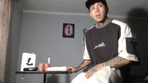 Snapshot of nickhot0609 chatting on January 28, 10:23 pm Nickhot0609 online show from January 28, 10:23 pm