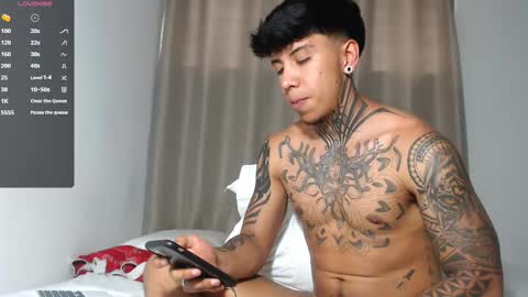 Snapshot of nickhot0609 chatting on February 26, 8:44 pm Nickhot0609 online show from February 26, 8:44 pm