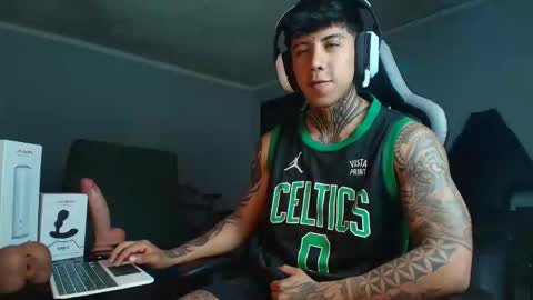 Snapshot of nickhot0609 chatting on September 18, 12:29 pm Nickhot0609 online show from September 18, 12:29 pm