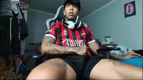 Snapshot of nickhot0609 chatting on November 14, 3:27 am Nickhot0609 online show from November 14, 3:27 am