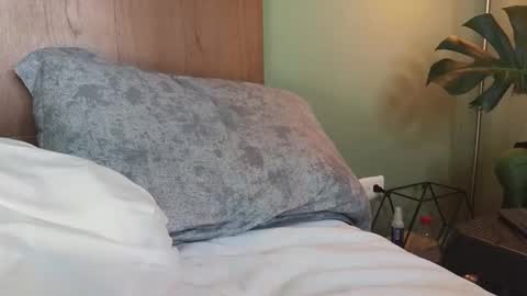 Nicolas              online show from October 1, 2:39 am