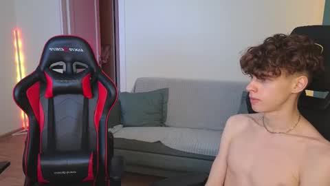 Snapshot of nicky_mart chatting on March 2, 3:02 am Nicki Danny online show from March 2, 3:02 am