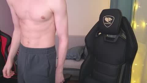 Snapshot of nicky_mart chatting on March 5, 5:29 pm Nicki Danny online show from March 5, 5:29 pm