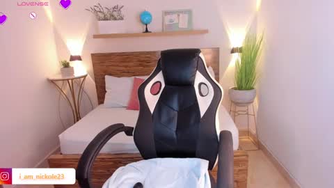 Snapshot of nicky_peyton chatting on February 22, 9:01 am Nicky online show from February 22, 9:01 am