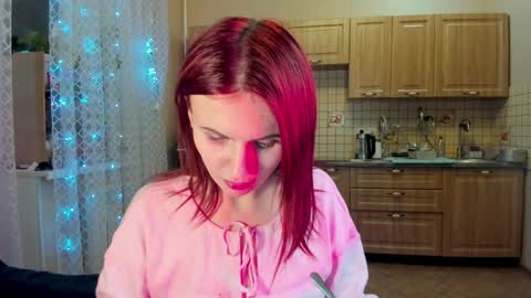 Nicky Weekends online show from December 22, 3:00 pm