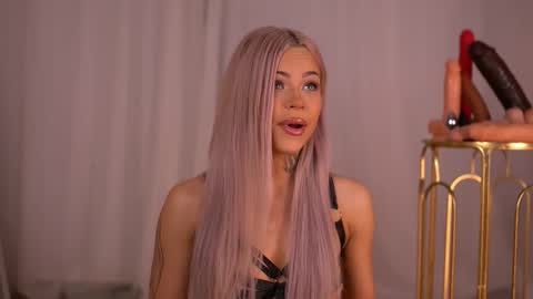 Nicky online show from September 16, 6:42 pm