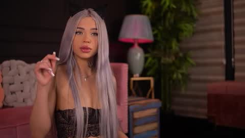 Nicky online show from October 31, 7:04 pm