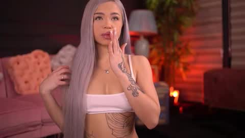 Nicky online show from November 3, 7:15 pm