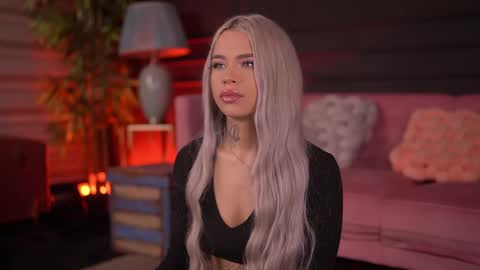 Nicky online show from November 9, 7:01 pm