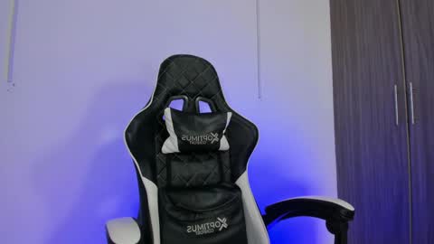 Nicky  online show from September 20, 1:34 pm