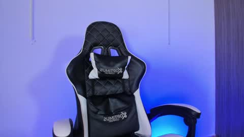 Nicky  online show from September 25, 3:27 pm