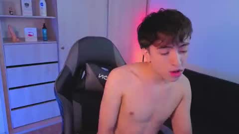 Nicolas online show from October 2, 8:05 pm