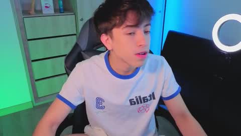 Nicolas online show from October 9, 8:18 pm