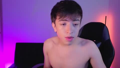 Nicolas online show from November 26, 8:32 pm