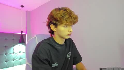 nicolasferrer18 online show from November 3, 7:15 pm