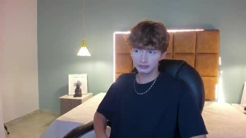 nicolasferrer18 online show from November 4, 7:24 pm