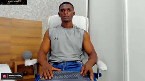 Snapshot of nicolaskan chatting on December 5, 1:28 pm Nicolas online show from December 5, 1:28 pm