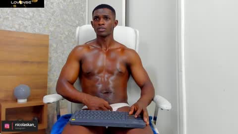 Snapshot of nicolaskan chatting on December 6, 3:44 pm Nicolas online show from December 6, 3:44 pm