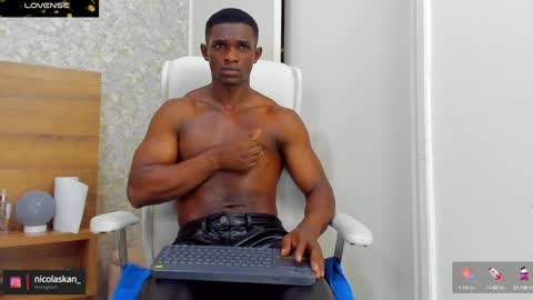 Snapshot of nicolaskan chatting on December 7, 4:58 pm Nicolas online show from December 7, 4:58 pm