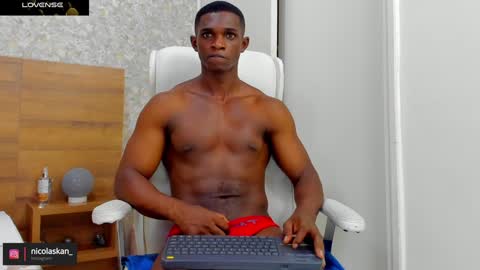 Snapshot of nicolaskan chatting on December 15, 4:15 pm Nicolas online show from December 15, 4:15 pm