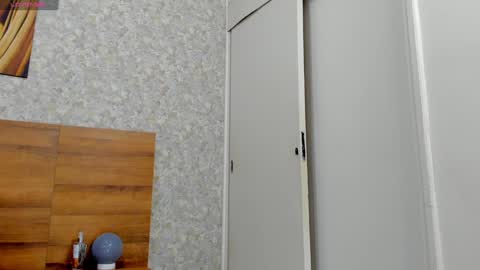 Snapshot of nicolaskan chatting on December 17, 4:21 pm Nicolas online show from December 17, 4:21 pm