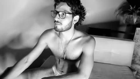 nicolasrodrii online show from February 24, 1:24 am